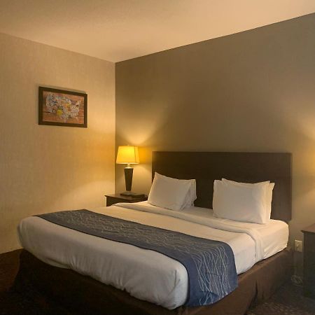 Economy Inn & Suites Hannibal Buitenkant foto