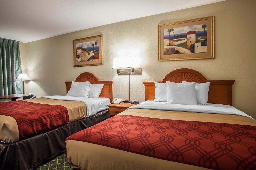 Economy Inn & Suites Hannibal Buitenkant foto
