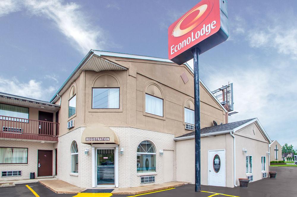Economy Inn & Suites Hannibal Buitenkant foto