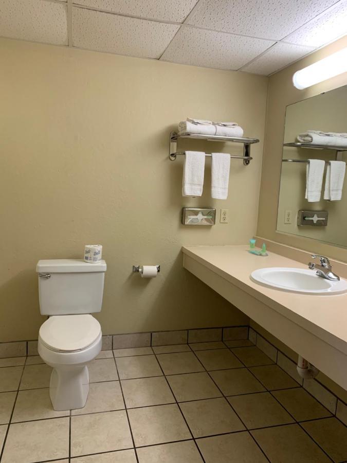 Economy Inn & Suites Hannibal Buitenkant foto