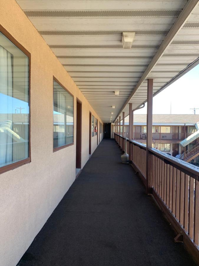 Economy Inn & Suites Hannibal Buitenkant foto