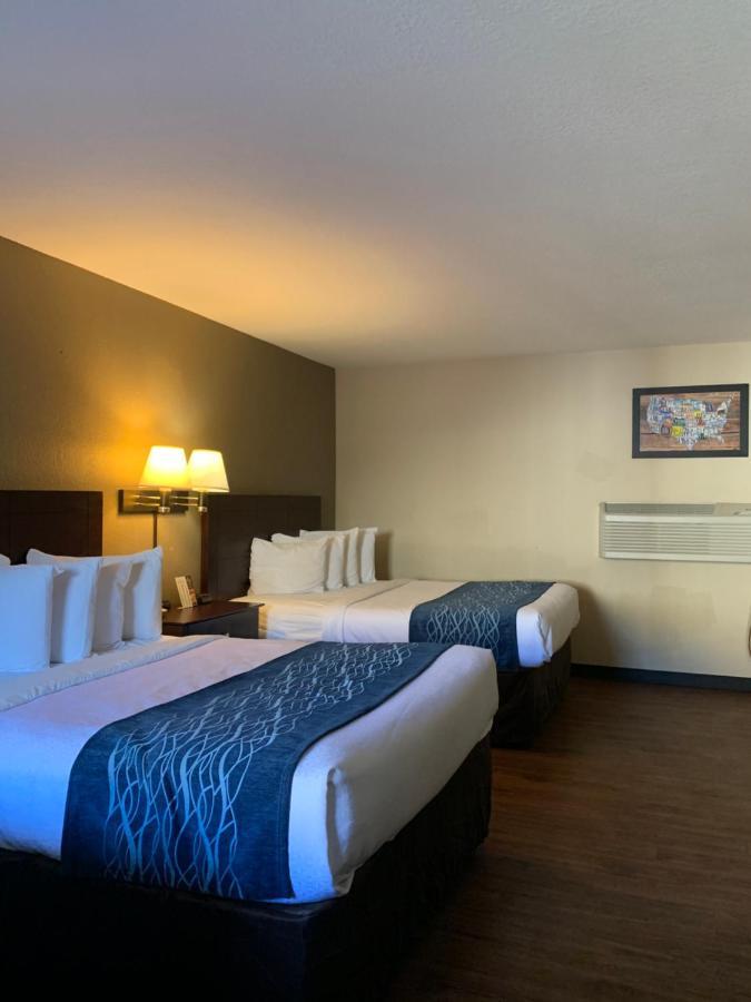 Economy Inn & Suites Hannibal Buitenkant foto