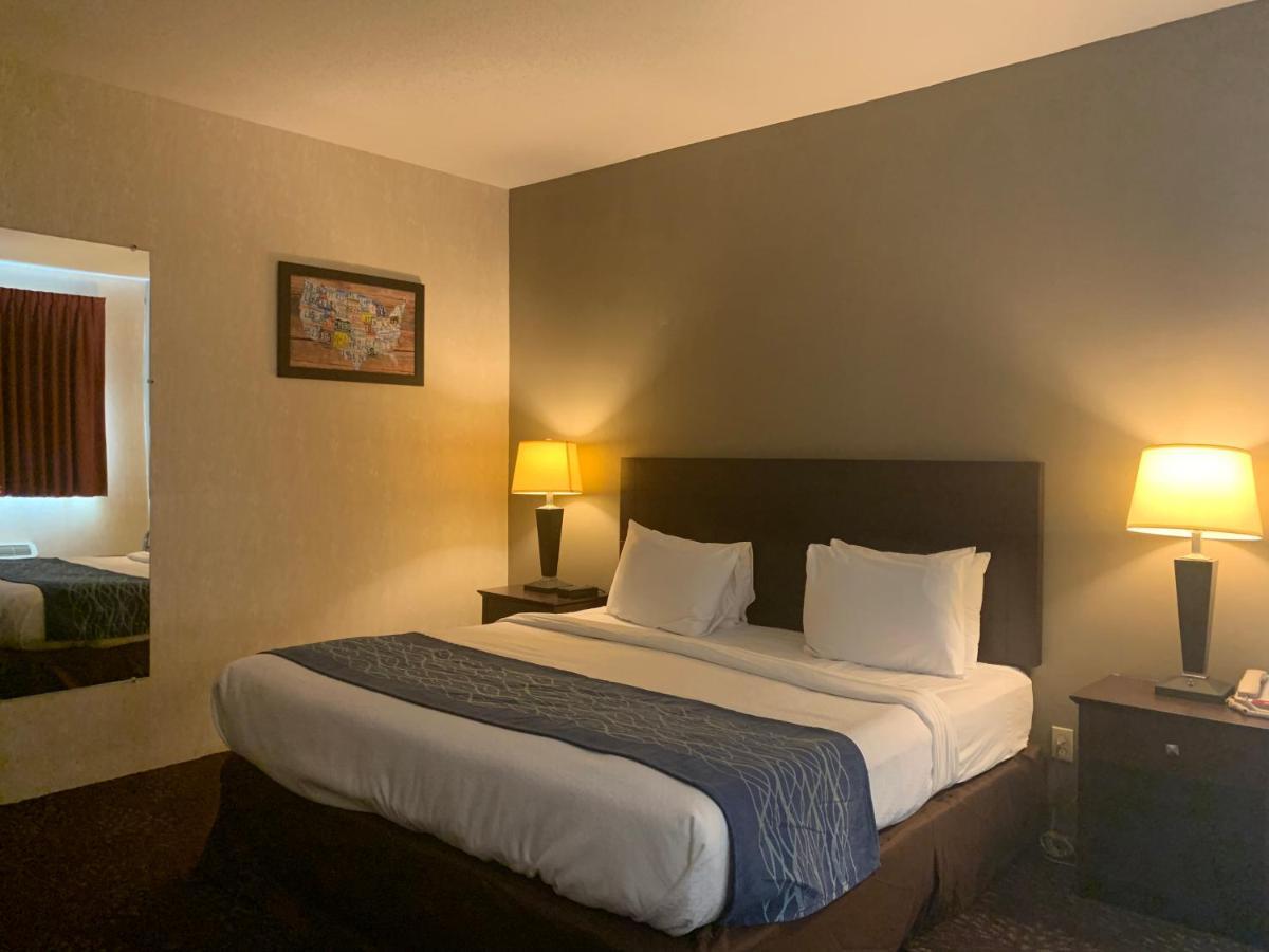Economy Inn & Suites Hannibal Buitenkant foto