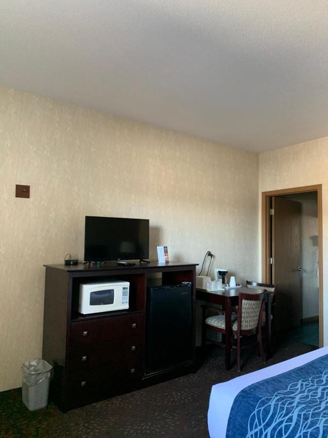 Economy Inn & Suites Hannibal Buitenkant foto