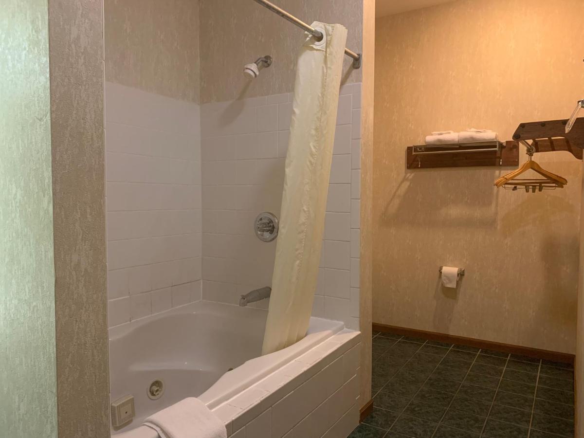 Economy Inn & Suites Hannibal Buitenkant foto