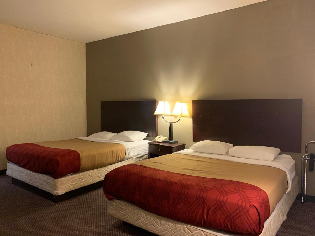 Economy Inn & Suites Hannibal Buitenkant foto