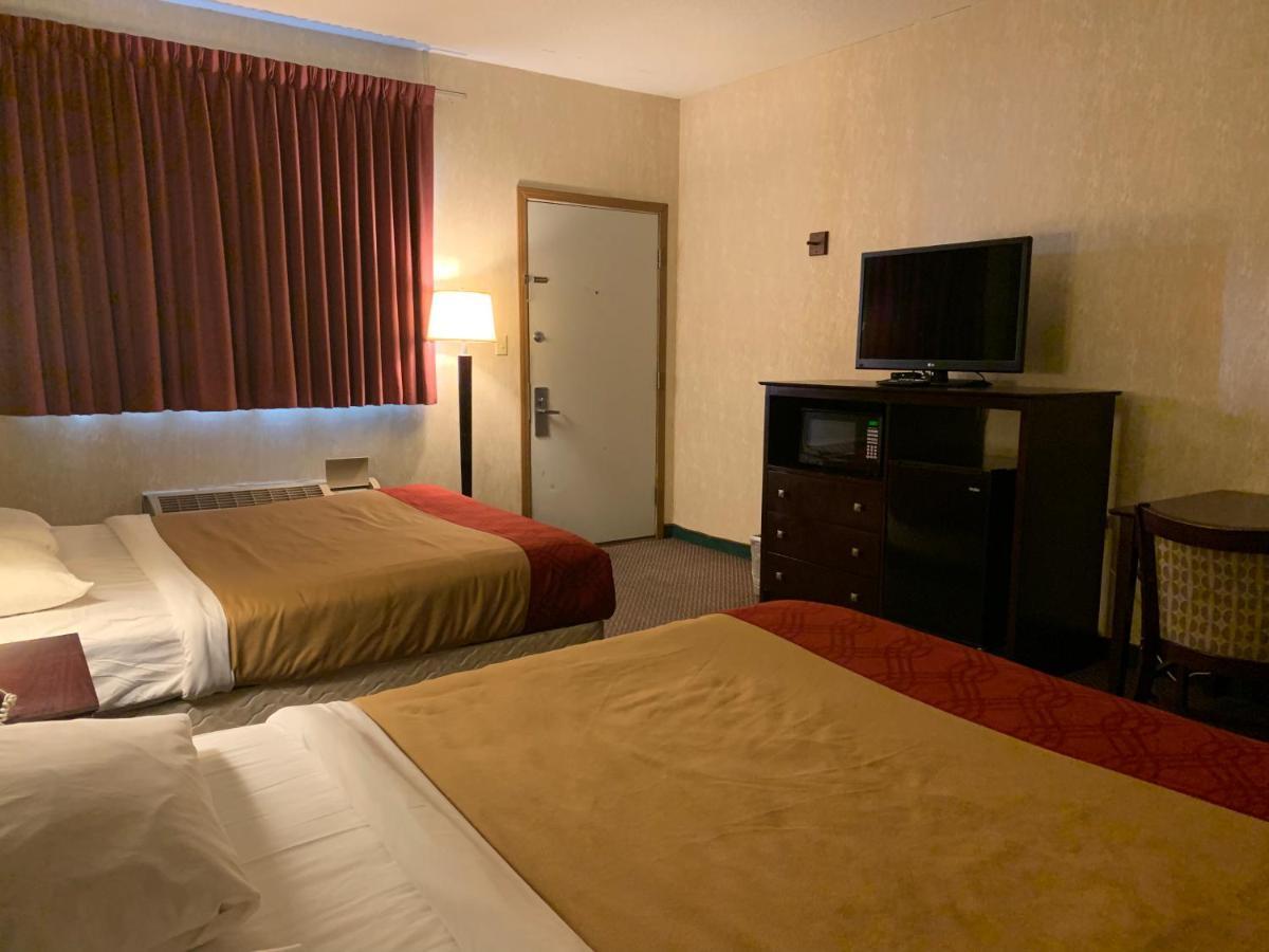 Economy Inn & Suites Hannibal Buitenkant foto
